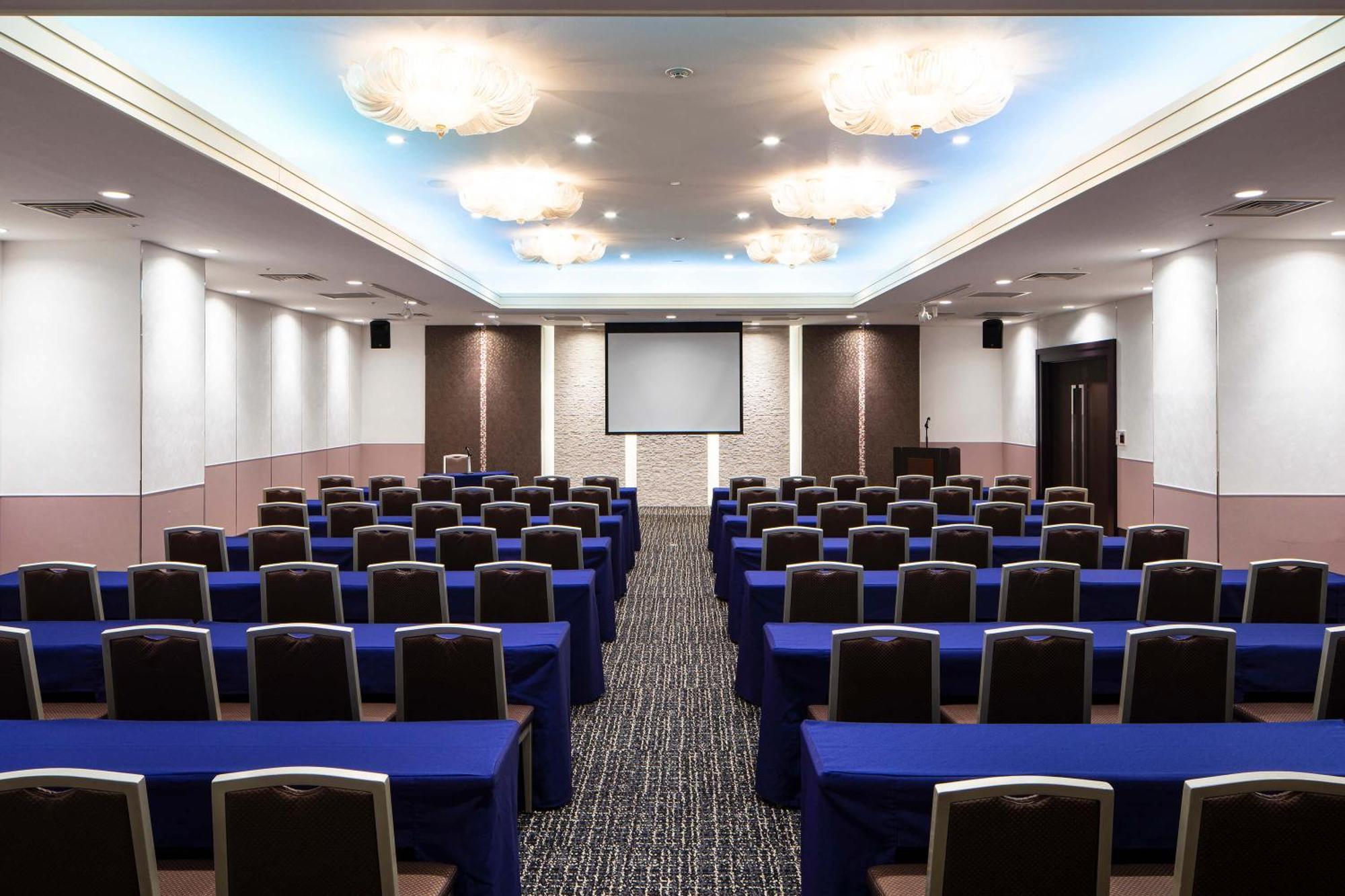 Hotel Metropolitan Такасакі Екстер'єр фото